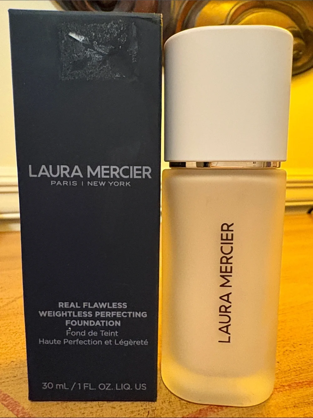 Laura Mercier Real Flawless Weightless Perfecting Foundation 2N1 Cashew NIB